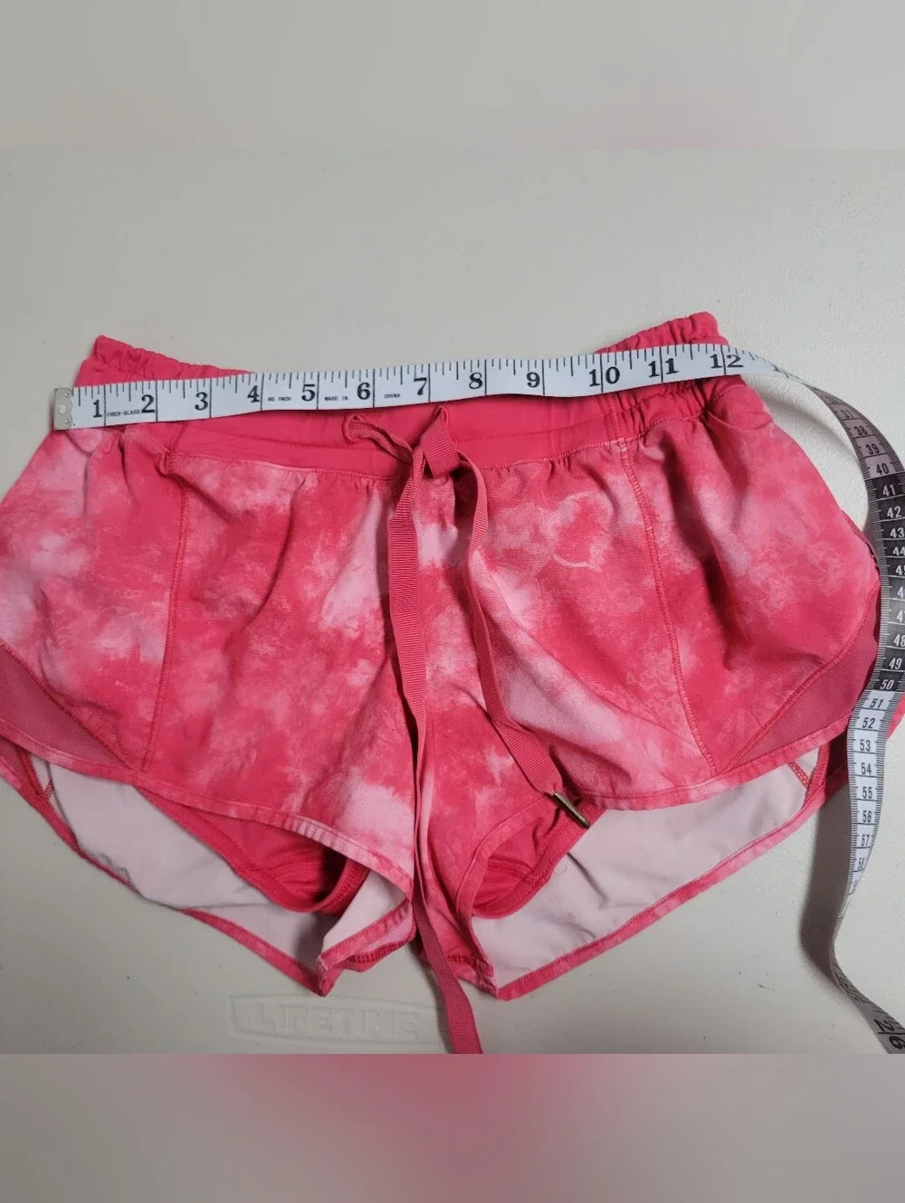 Lululemon Beat The Heat Short Dye Boom Juice Size 4.